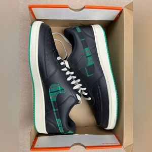 Men’s Nike SB shoes green checks Size:13 (New)